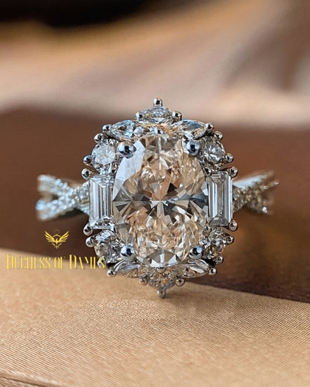 Leila Oval-Halo Ring