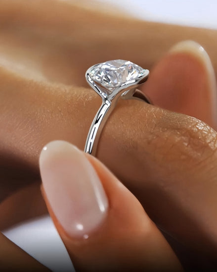 Davina Moissanite Ring